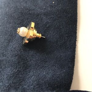 Tory Burch Jewelry - New Tory Burch pearl stud earrings Tory Burch Jewelry - New Tory Burch pearl stud earrings